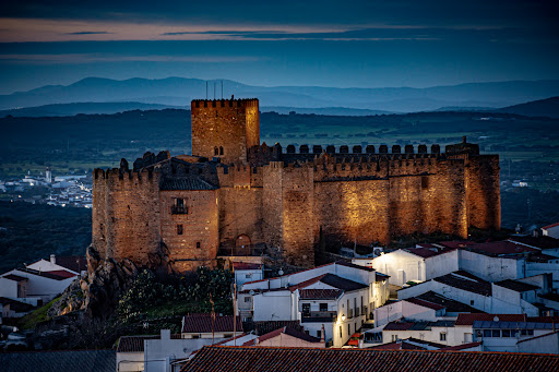 Castillo de Segura de León. RESERVAS OFICINA DE TURISMO: 615625117.
