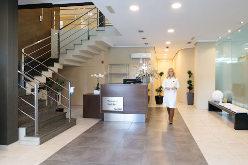 NOTARÍA Teresa J. Vadillo